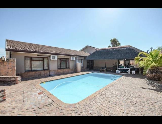 6 BEDROOM HOUSE FOR SALE IN DE TIJGER